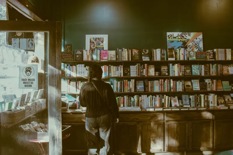 Small Stage, Big Heart: Why Indie Literary Venues Are the Most Profitable Rooms Nobody's Talking About
